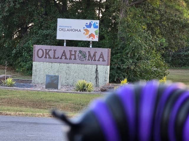 Oklahoma Border Sign - Image 1