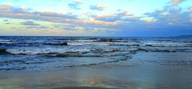 Plage Ain Mariem شاطئ عين مريم - Image 1