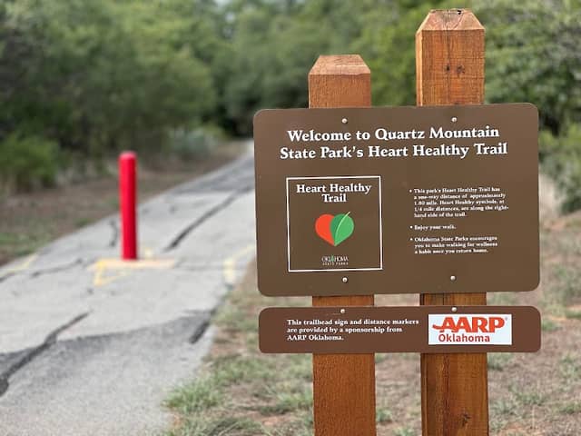 Heart healthy trail trailhead - Image 2