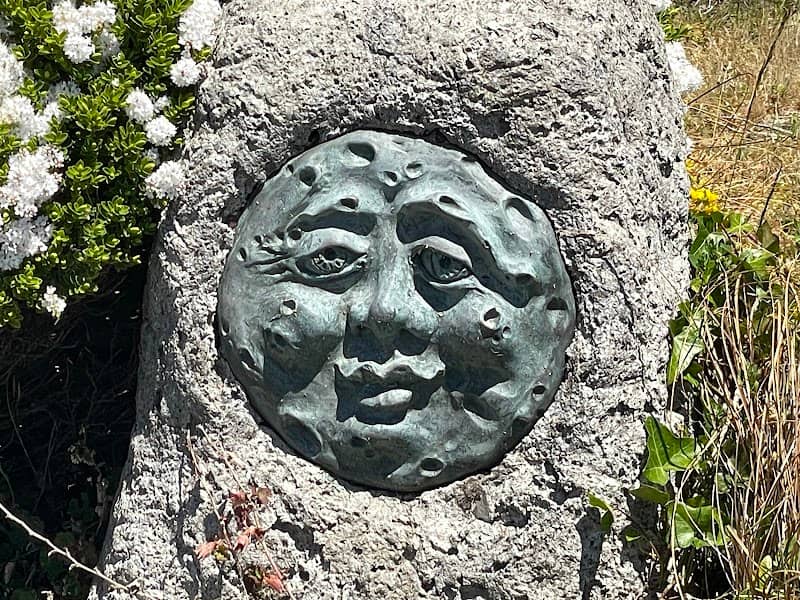 Art Installation Moon Man - Image 1