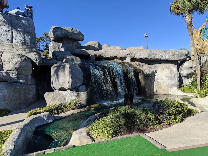 Captain Hook's Adventure Golf - Image 2