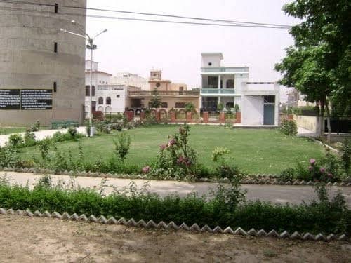 Adarsh Nagar Park - Image 2