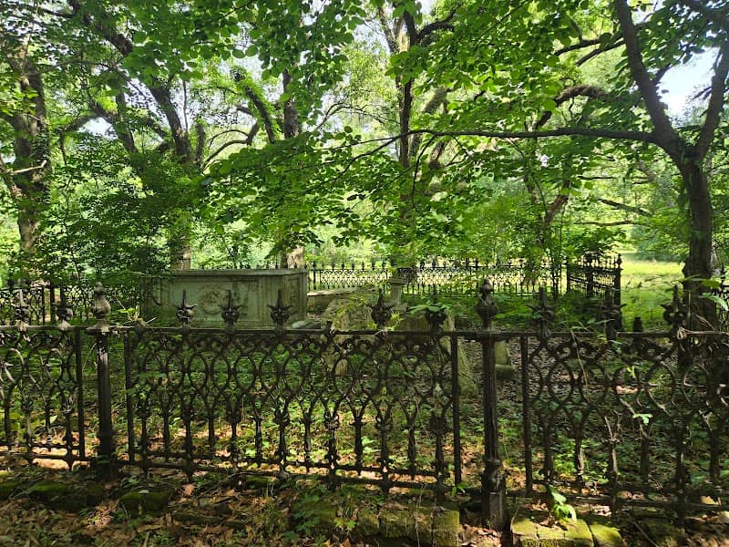 Old Trace Exhibit Shelter - Image 2