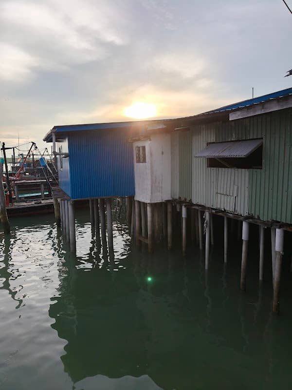 Tong Bay - Image 1