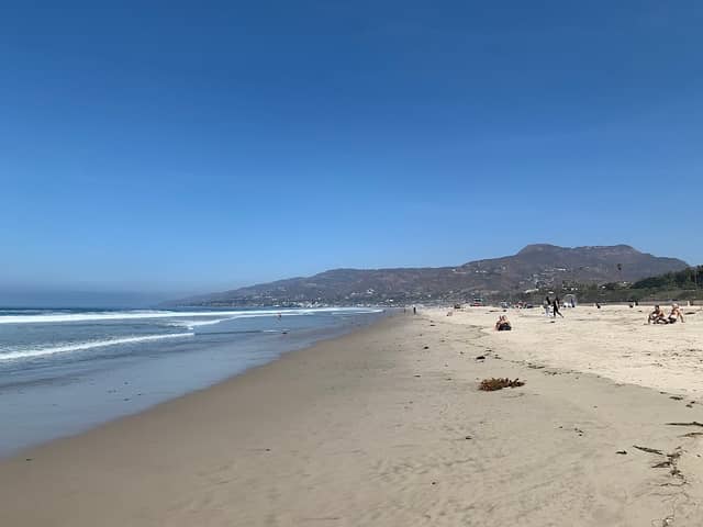 Pantai Zuma - Image 2
