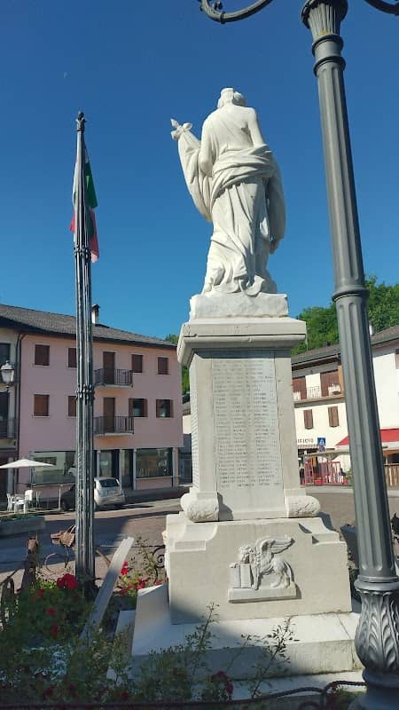Monument 1915 Lamon Belluno - Image 1