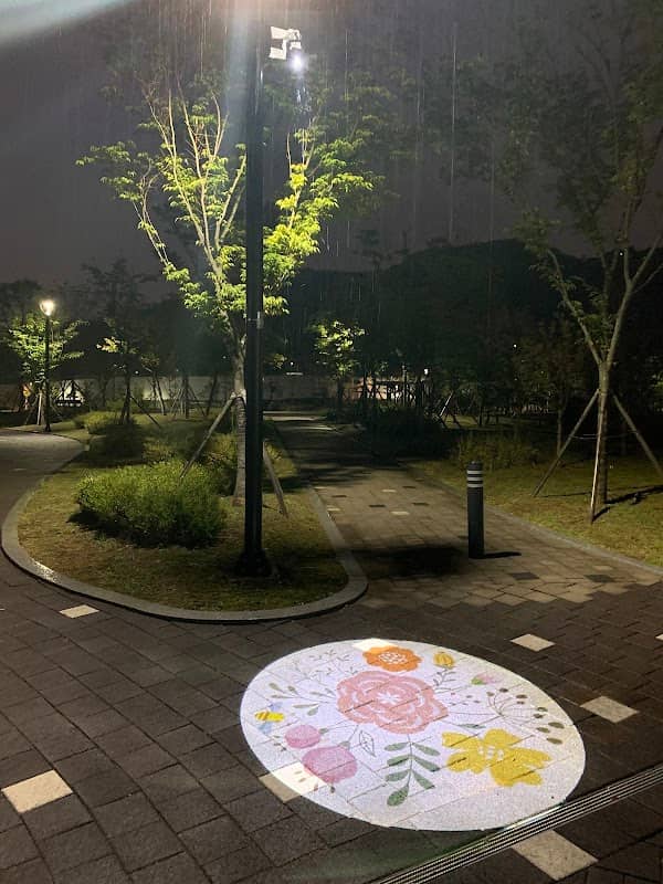 KkotHyangGi Park - Image 2