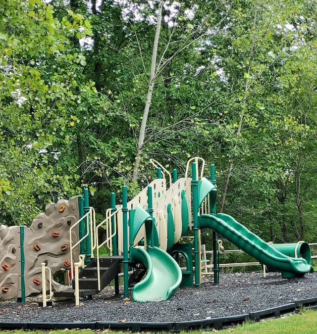 Windsong Bay Park - Image 1