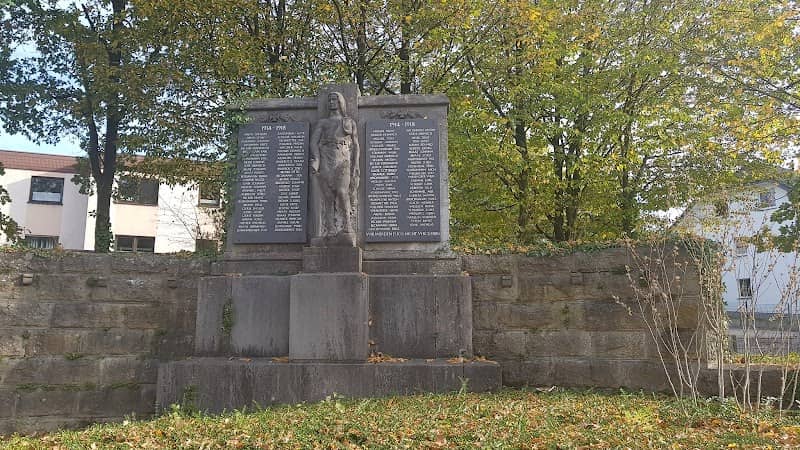 Kriegerdenkmal Oeventrop - Image 1