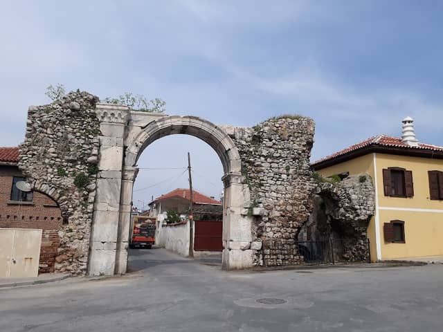 Baltalı Kapı - Image 1