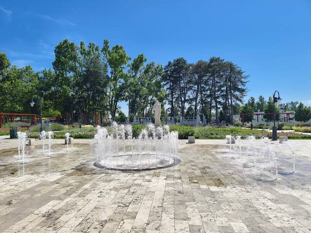 Szökőkút Siófok rózsakert - Image 3