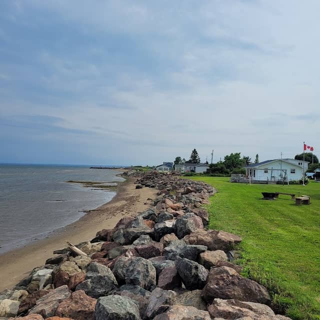 Caissie Point Lighthouse - Image 2