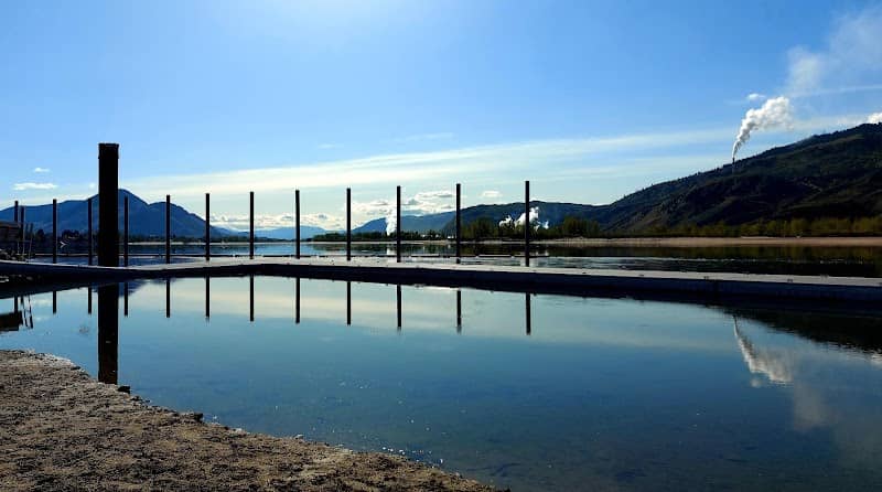 Airport Dyke Walk - Image 2