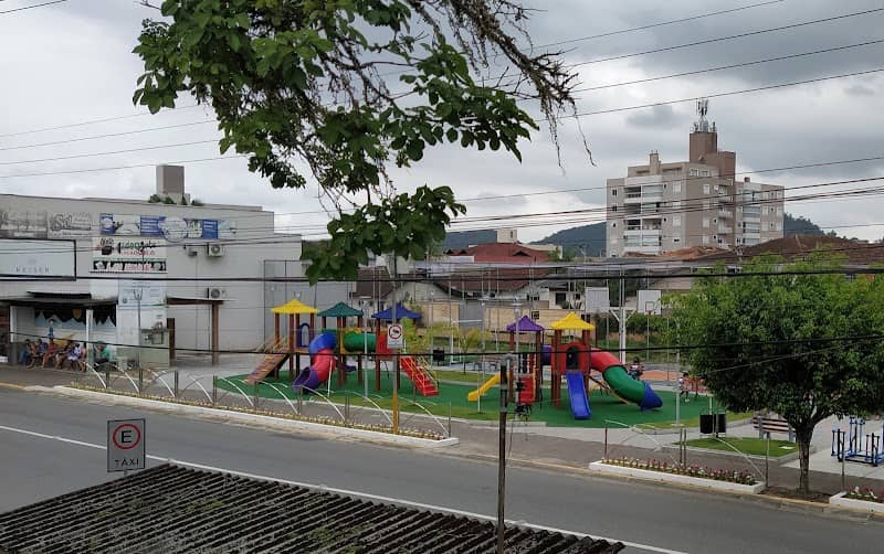 Praça Cantalício Érico Flores - Image 1