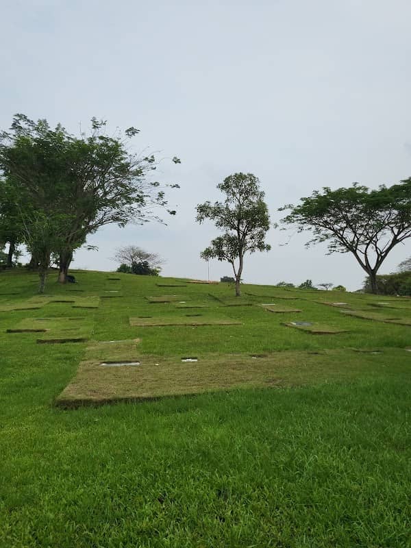 Ratna Sri's Grave @ San Diego Hills - Image 1