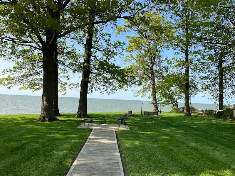 Vermilion-on-the-Lake - Image 2