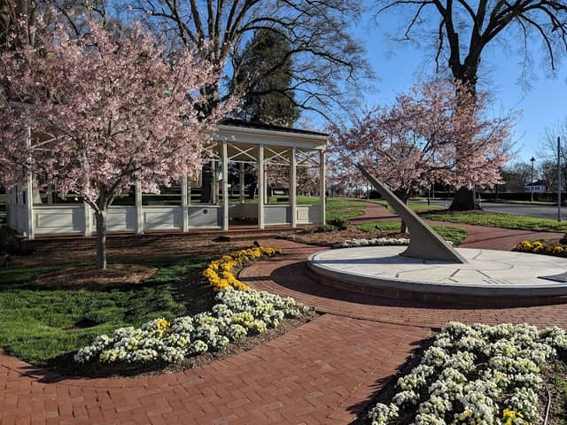 Veterans Park - Image 1