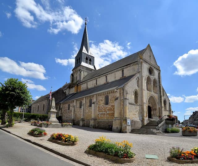 Église Saint-Sauveur de Thury-Harcourt - Image 2