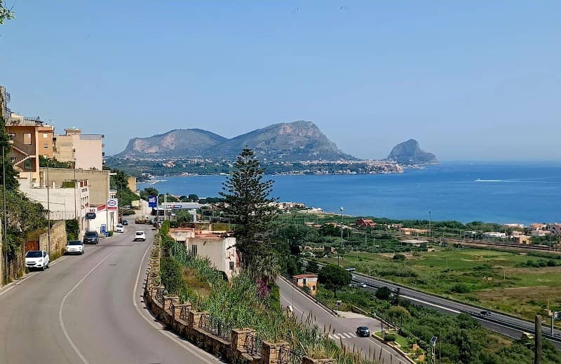 Belvedere “Aldo Moro” Altavilla Milicia - Image 1