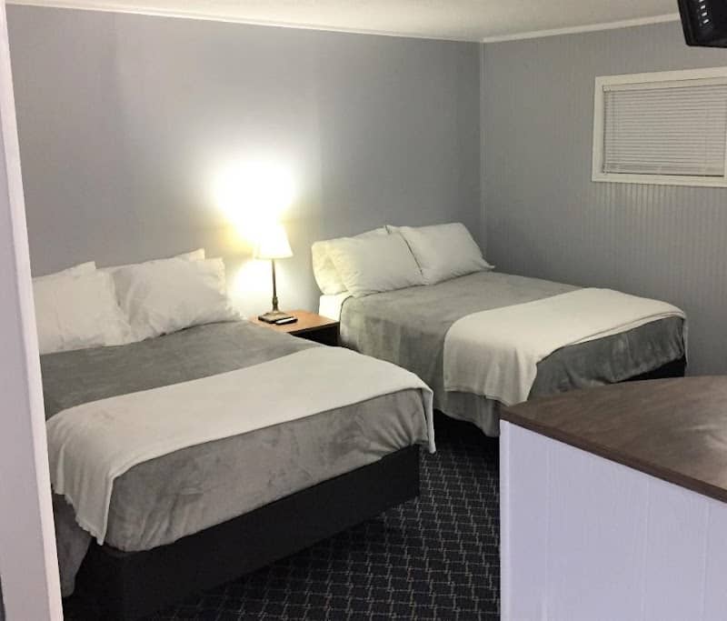 Carlton Resort - Image 1