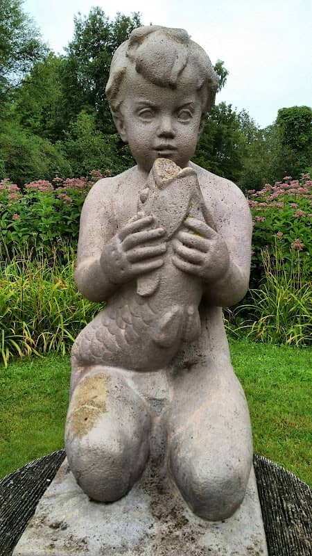 Sculpture "A child with fish" - Image 1