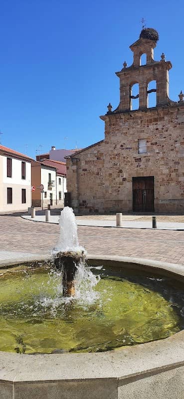Fuente de la Plaza de Santo Tomás - Image 1