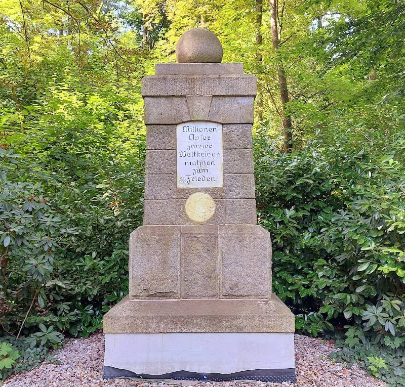 Ehrenmal - Image 1