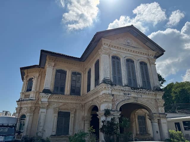 Luang Amnat Nararak Mansion - Image 1