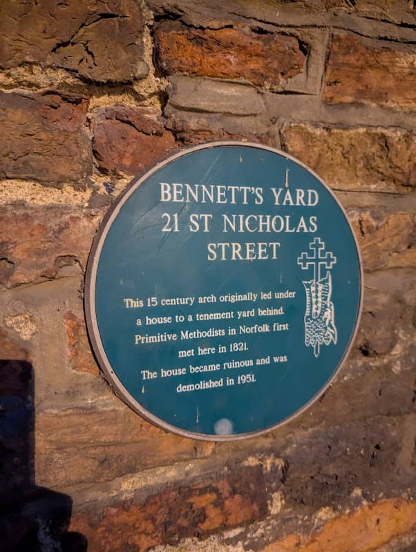 Bennett’s Yard archway - Image 1