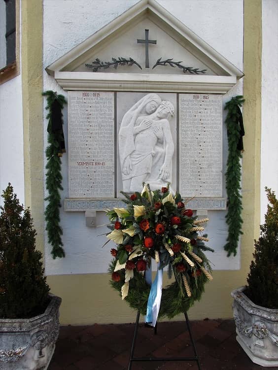 Kriegerdenkmal Seestall - Image 1