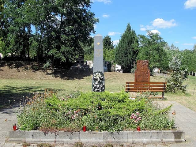 A II. világháború katonai áldozatainak emlékére - Image 1