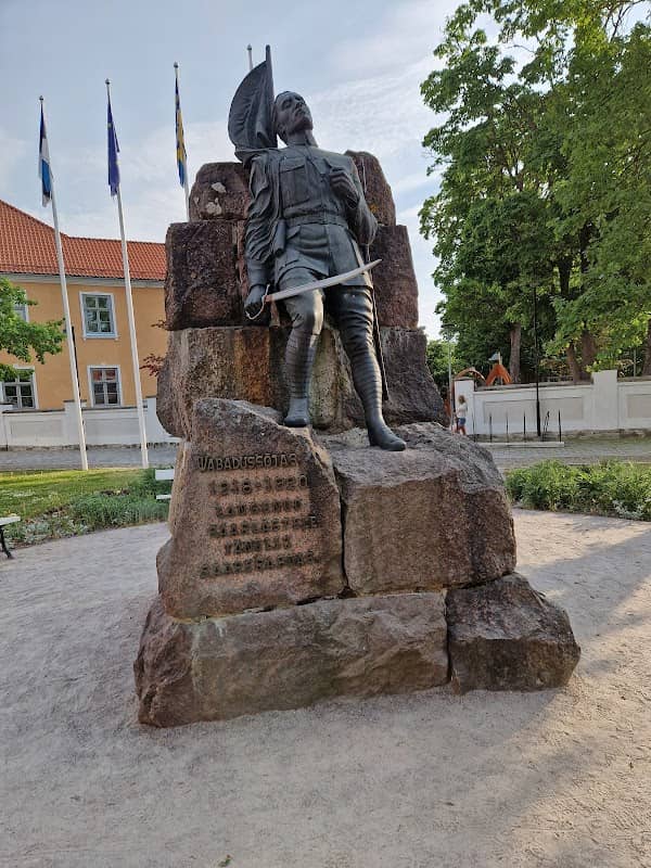 Vabadussõjas langenud saarlaste mälestusmärk - Image 1