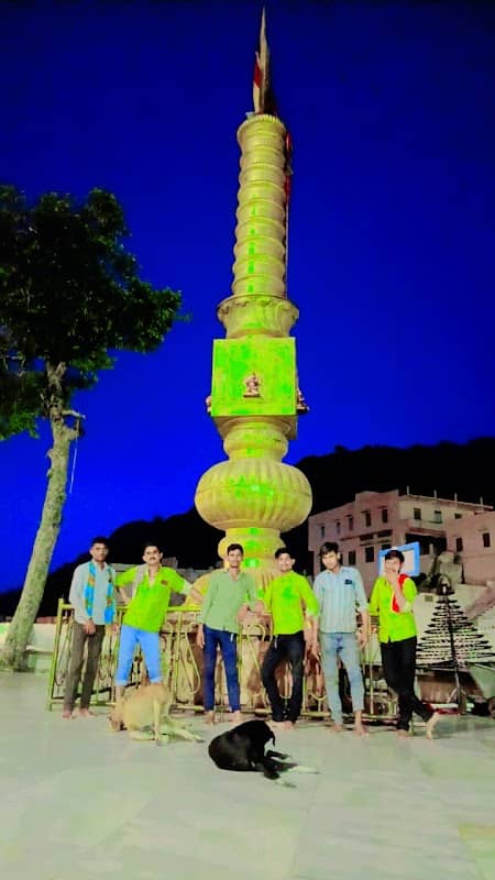Golden Statue - Image 2