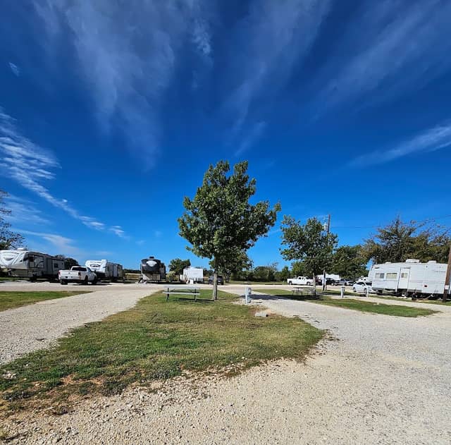 Lonesome Dove RV Park and Camp ( Stephenville, Tx) - Image 2