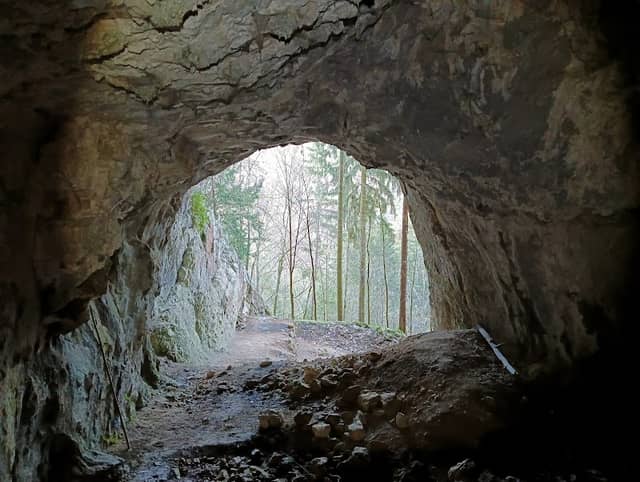 Knight's cave - Image 2