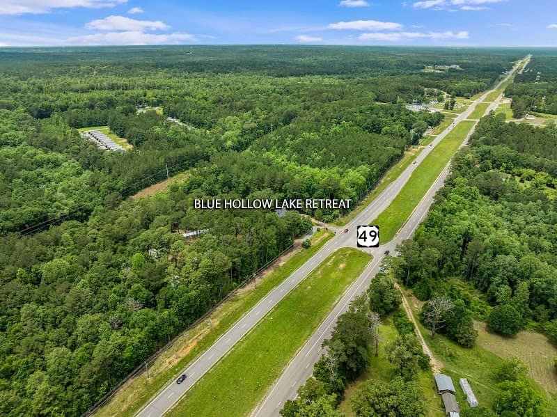 Blue Hollow Lake Retreat - Image 1