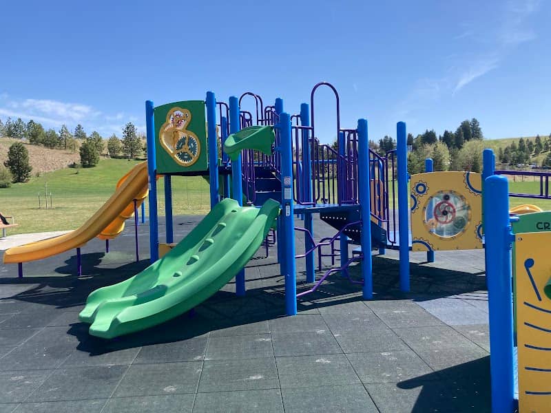 Lola Clyde Park - Image 1