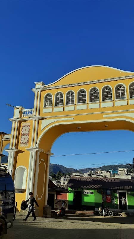 Arco De Acatenango, Chimaltenango - Image 1