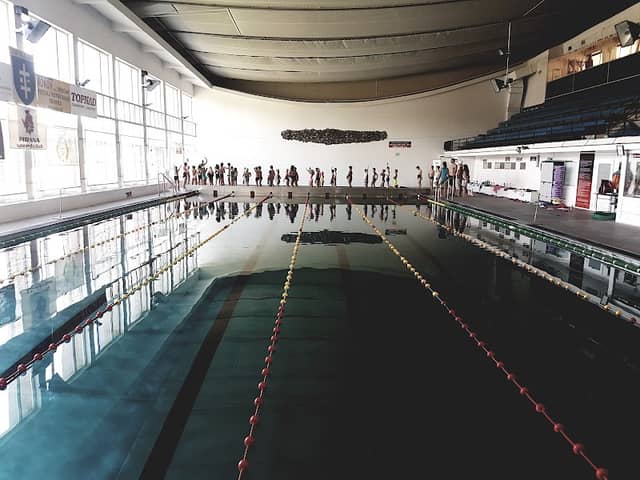 Indoor swimming pool - Image 1