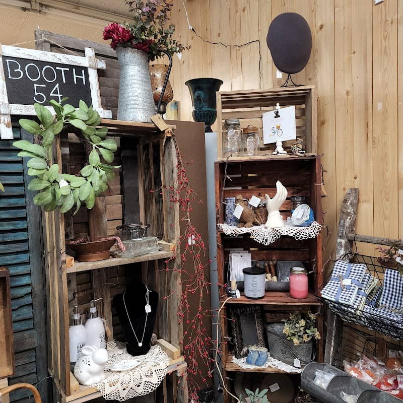Klassy Klutter Indoor Flea Market - Image 3
