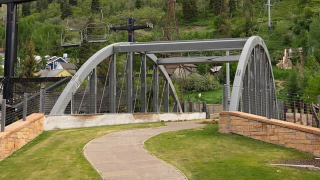 Ski and walking trails bridge - Image 1