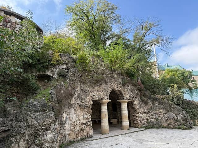 Grot Diany - Image 1