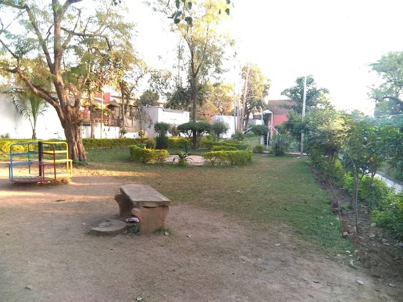 Pandit Motilal Nehru Park - Image 1