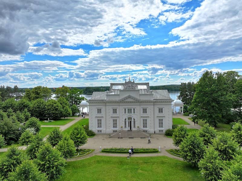 Užutrakio manor - Image 1