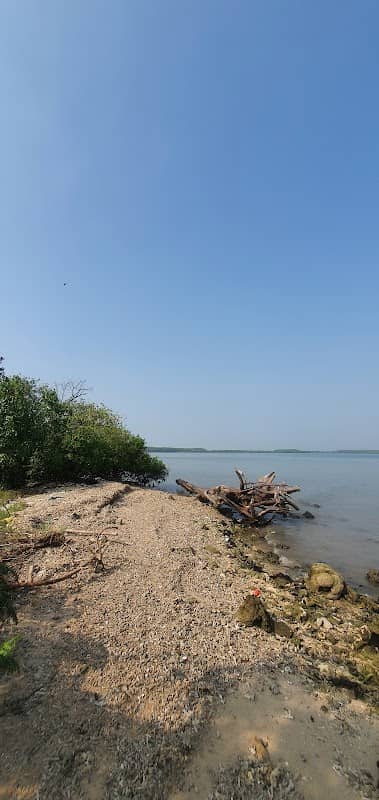 Teluk Lawoel - Image 1