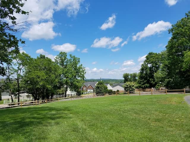 Academy Hill Park - Image 2