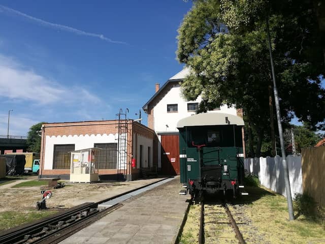 Zsuzsi Erdei Railway Office. - Image 2