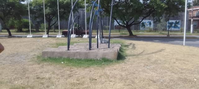 Plaza Virgen de Mercedes - Homenaje Las Malvinas - Image 1