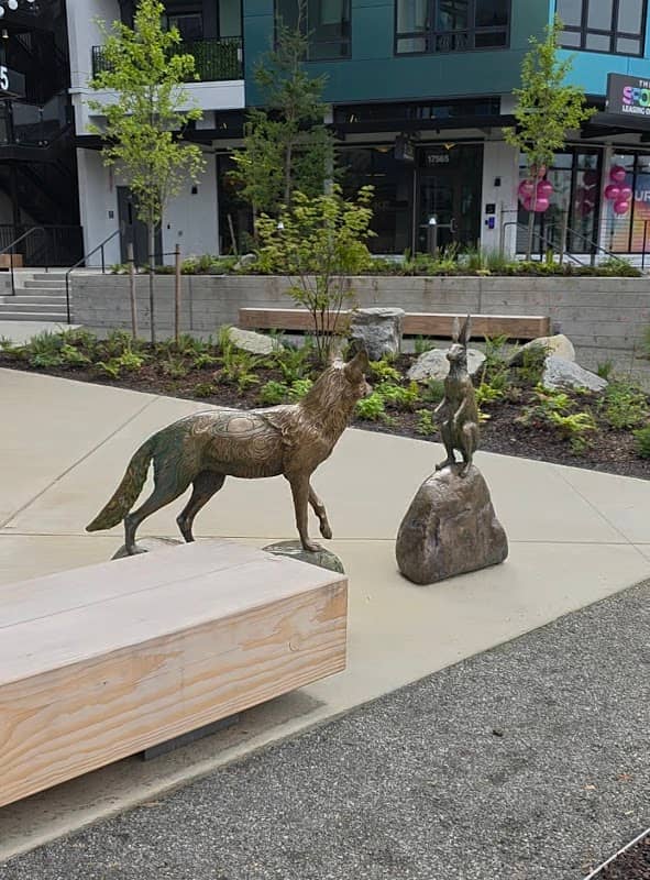 "Fox and Hare" sculpture - Image 2