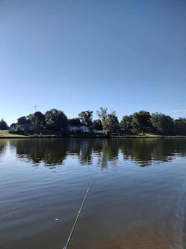 Browns Beach Rd. parking lot - Image 1